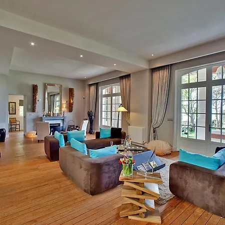 Sleeps 15 Pool